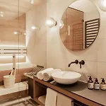 Omaela Aparthotel